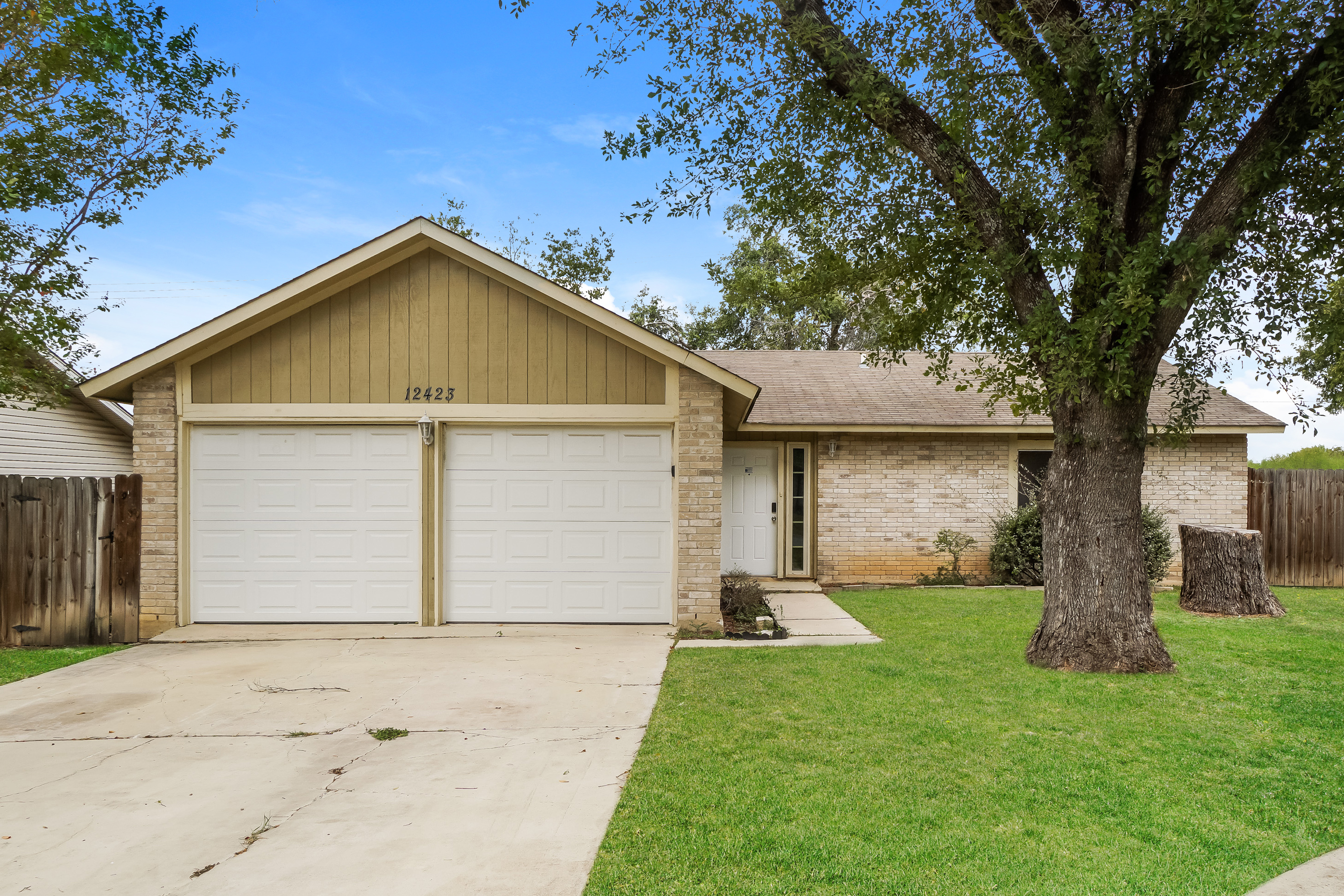 12423 Cannonade St San Antonio, TX 78233